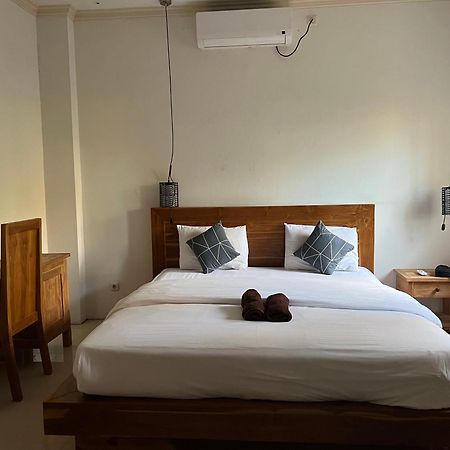 Oyo1793库塔圆环家庭旅馆 Kuta  外观 照片