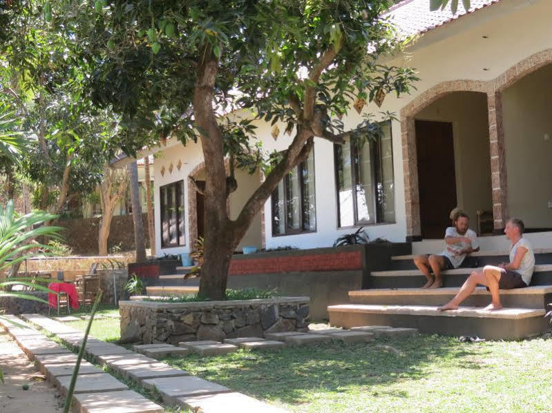 Oyo1793库塔圆环家庭旅馆 Kuta  外观 照片